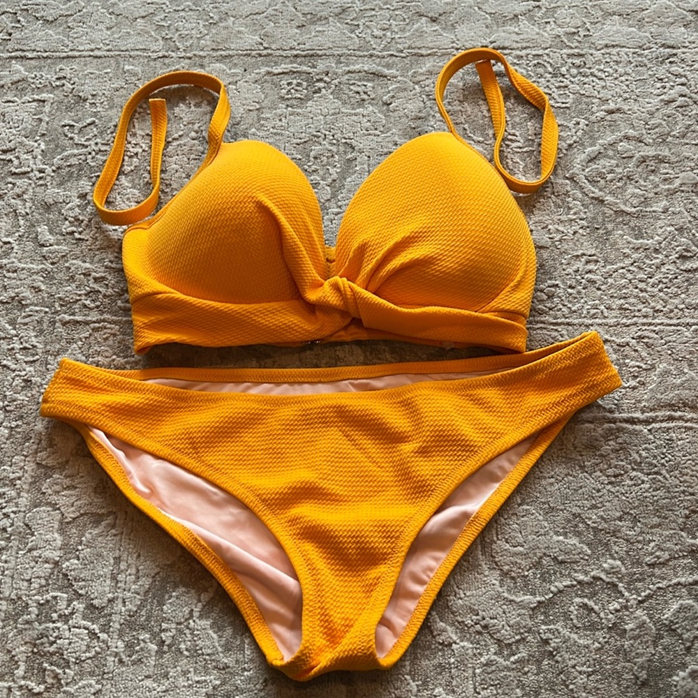 Target bathing suit bikini set 36DD top and  Large bottom